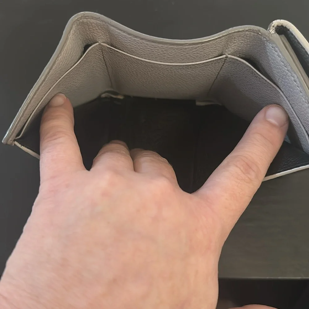 YSL Leather Trifold Wallet - Picture 7 of 9